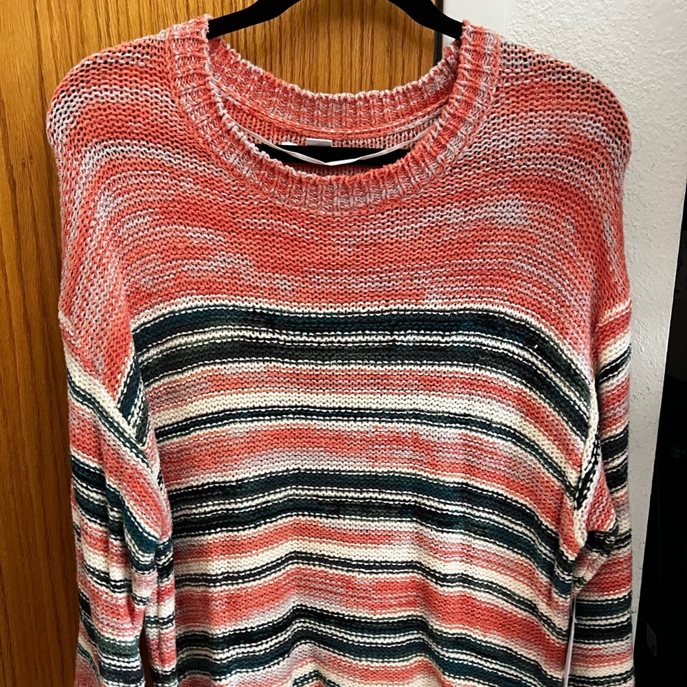 ONIELL WOMENS SWEATER NWT